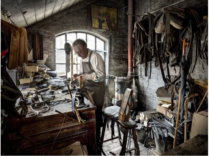 Історія створення шкіряних ремінців: звідки все пішло